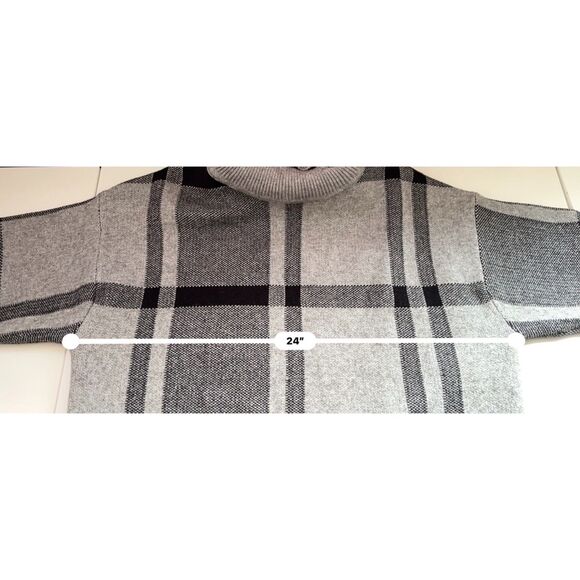 Rain + Rose turtle neck sweater in black and gray. Size XL. - Picture 7 of 8